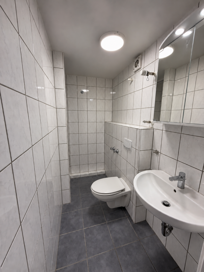 Modernisiertes und helles Apartment mit Duschbad und neuer Einbauküche mitten in der Neusser City - Foto 2
